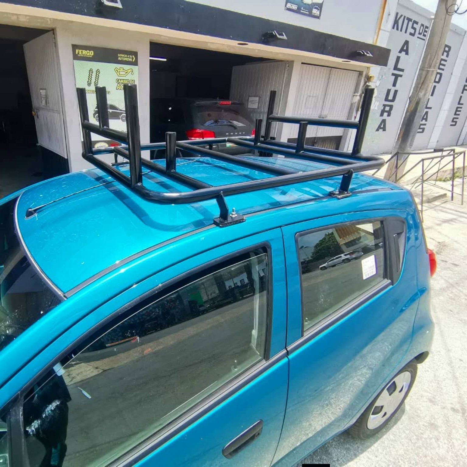 Canastilla de techo a la medida para auto de trabajo en FERGO Tampico